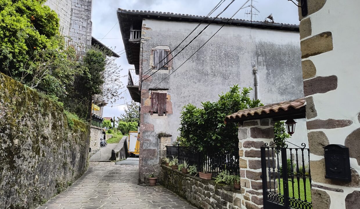 Baztango-Bera-Navarra-casa-Fachada O